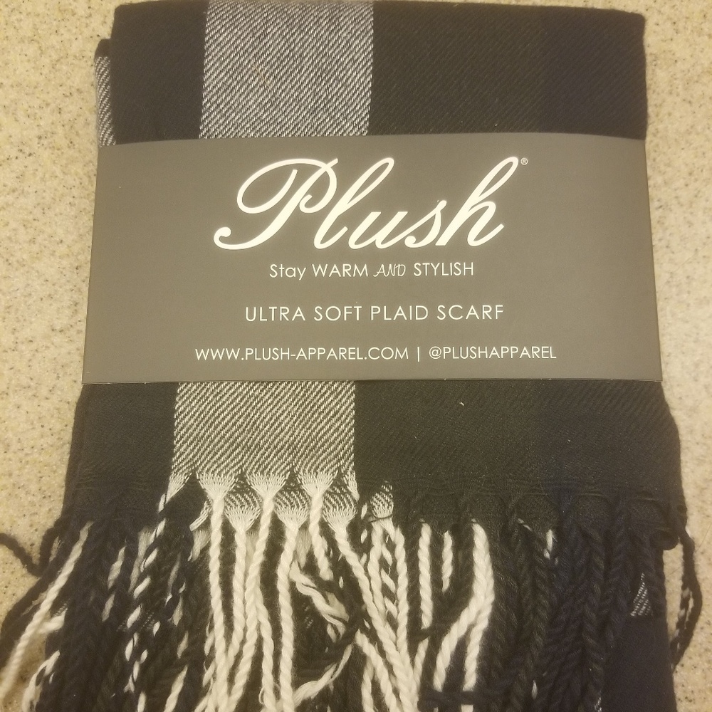 NWT Plush Scarf
